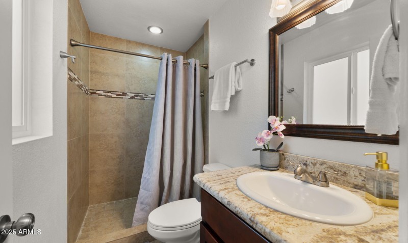 34-web-or-mls-Primary Bedroom5