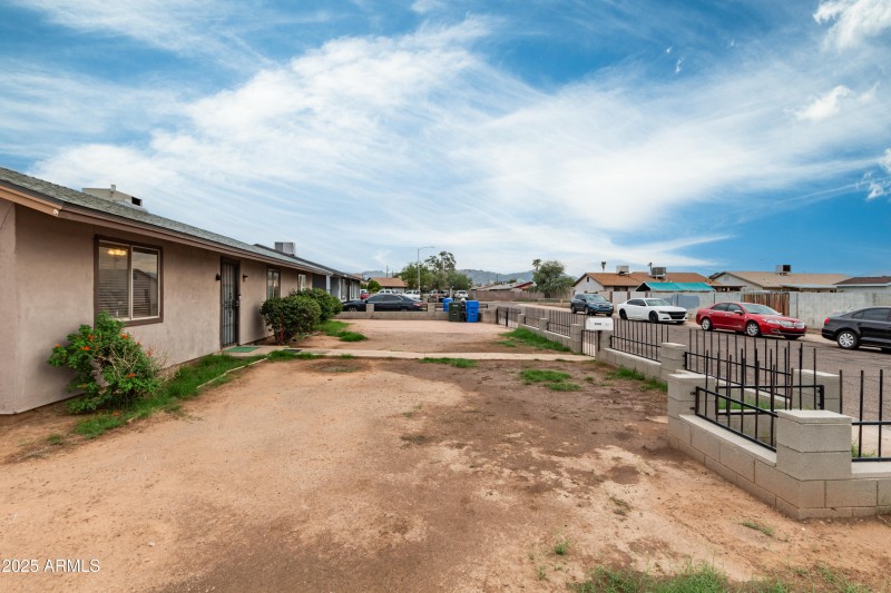 5001 S 19th Drive_02