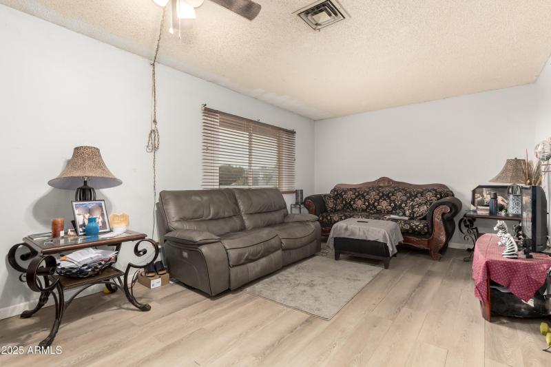 5001 S 19th Drive_04