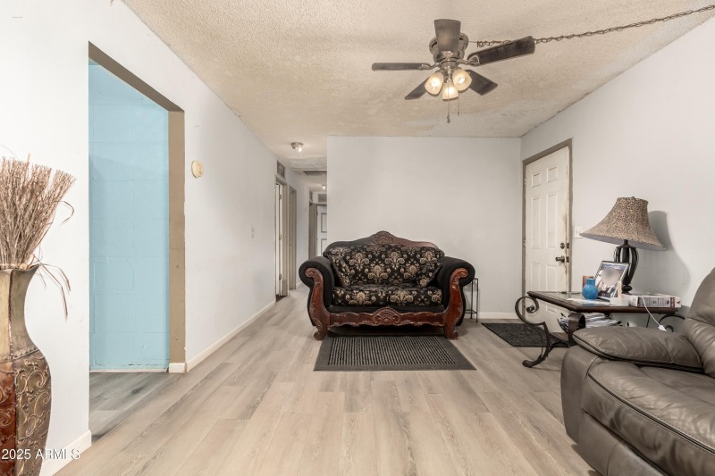 5001 S 19th Drive_06