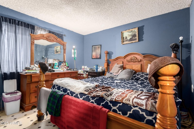 5001 S 19th Drive_12