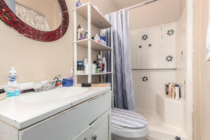 5001 S 19th Drive_14