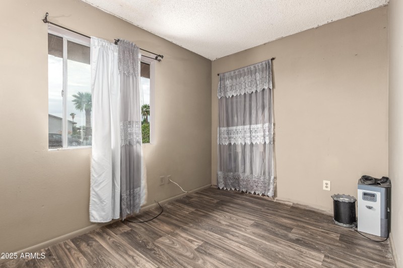 5001 S 19th Drive_15