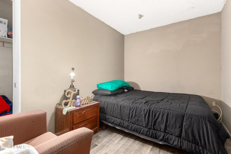 5001 S 19th Drive_17