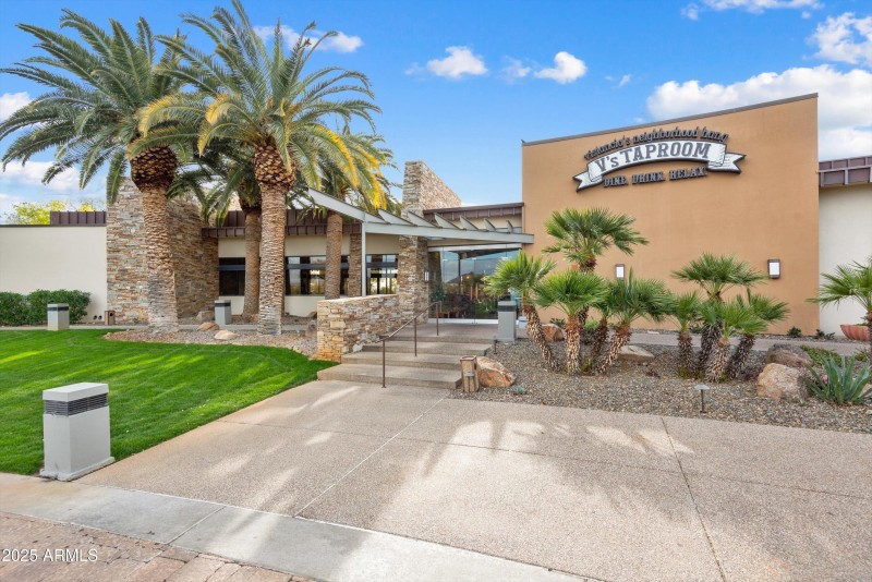 V'S TAPROOM AT THE GOLF COURSE