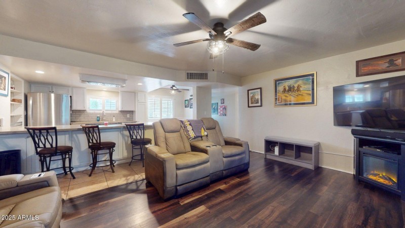 1421-W-Sixth-Pl-10112025_134844