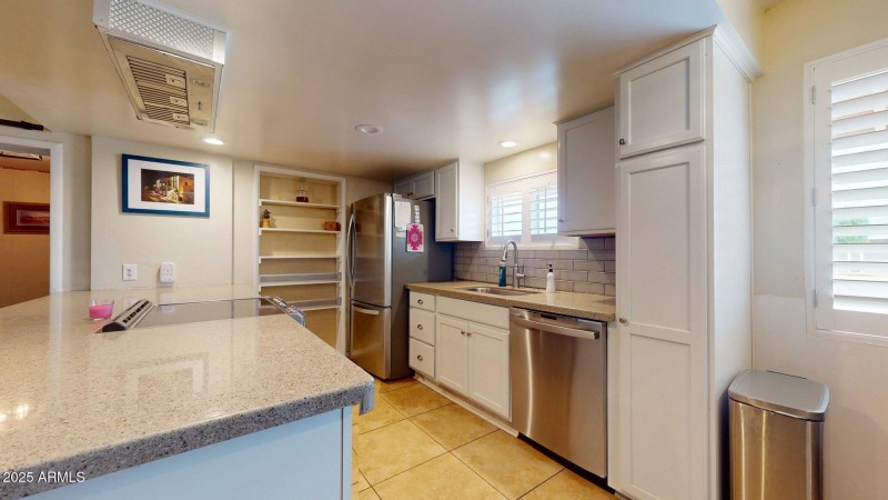 1421-W-Sixth-Pl-10112025_135004