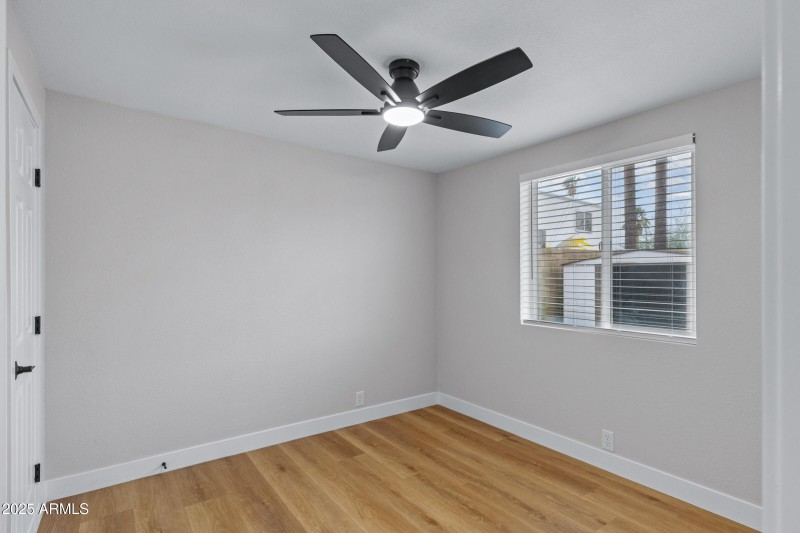 1638 W Bedford St-16