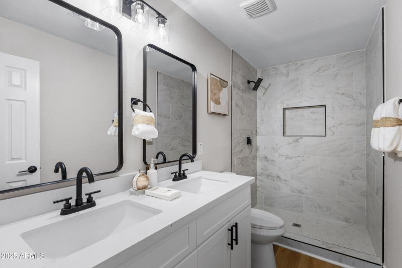 1638 W Bedford St-24