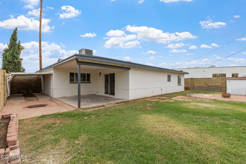 1638 W Bedford St-28