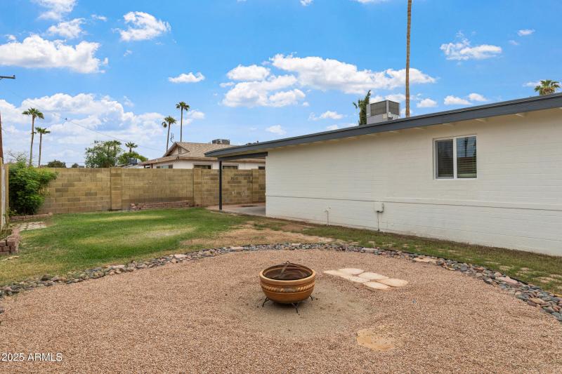 1638 W Bedford St-29