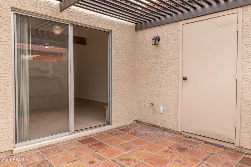 patio angle 2 (1 of 1)