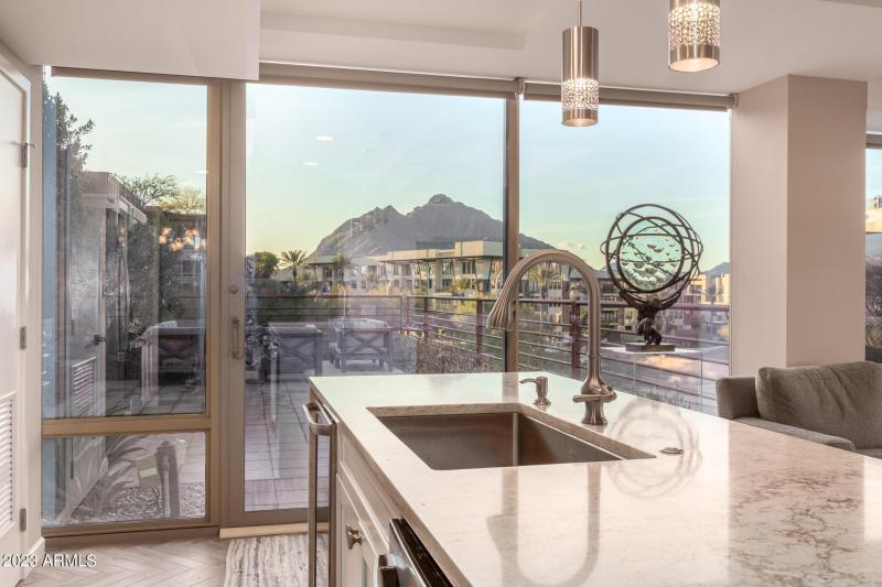 0011-10 - Rancho Vista