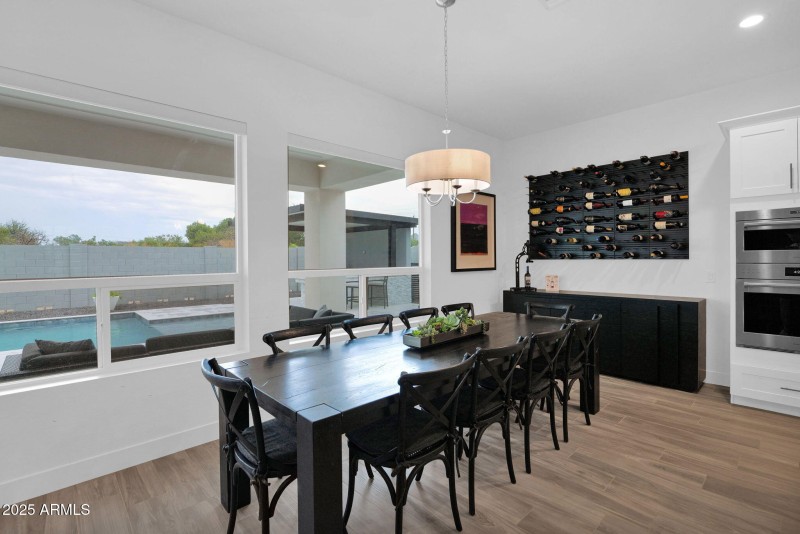 Eat in kitchen