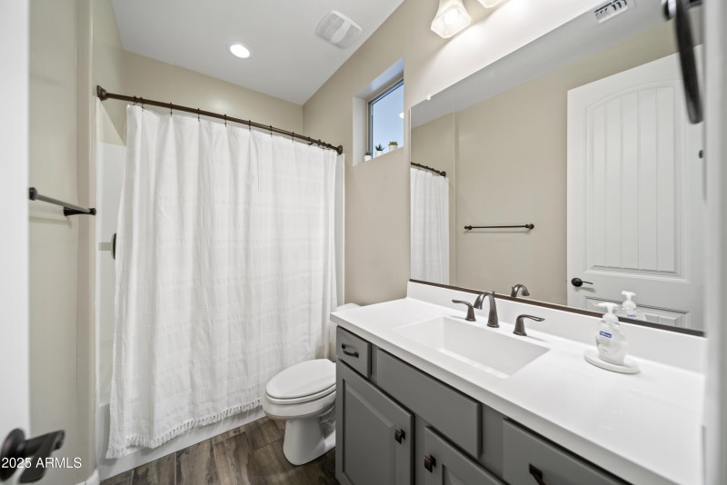 3921 Gold Ridge Rd00032