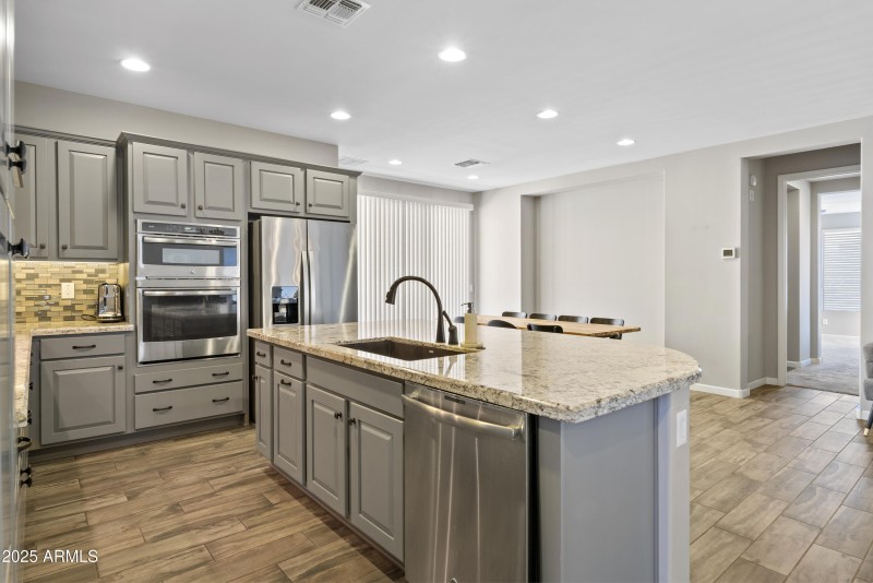 3921 Gold Ridge Rd00021