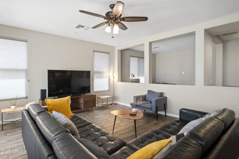 3921 Gold Ridge Rd00024