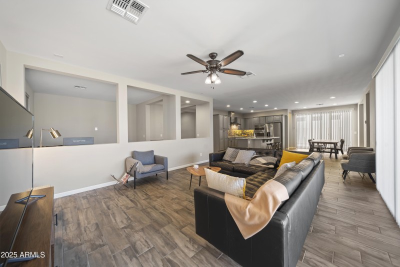 3921 Gold Ridge Rd00025