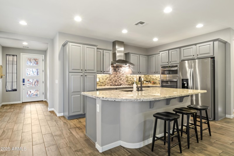 3921 Gold Ridge Rd00018