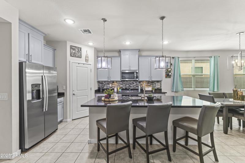 4098 w Coneflower Lane