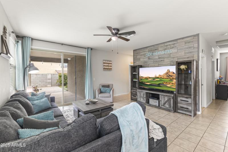 4098 w Coneflower Lane