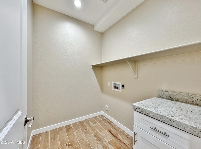 Large indoor utility room