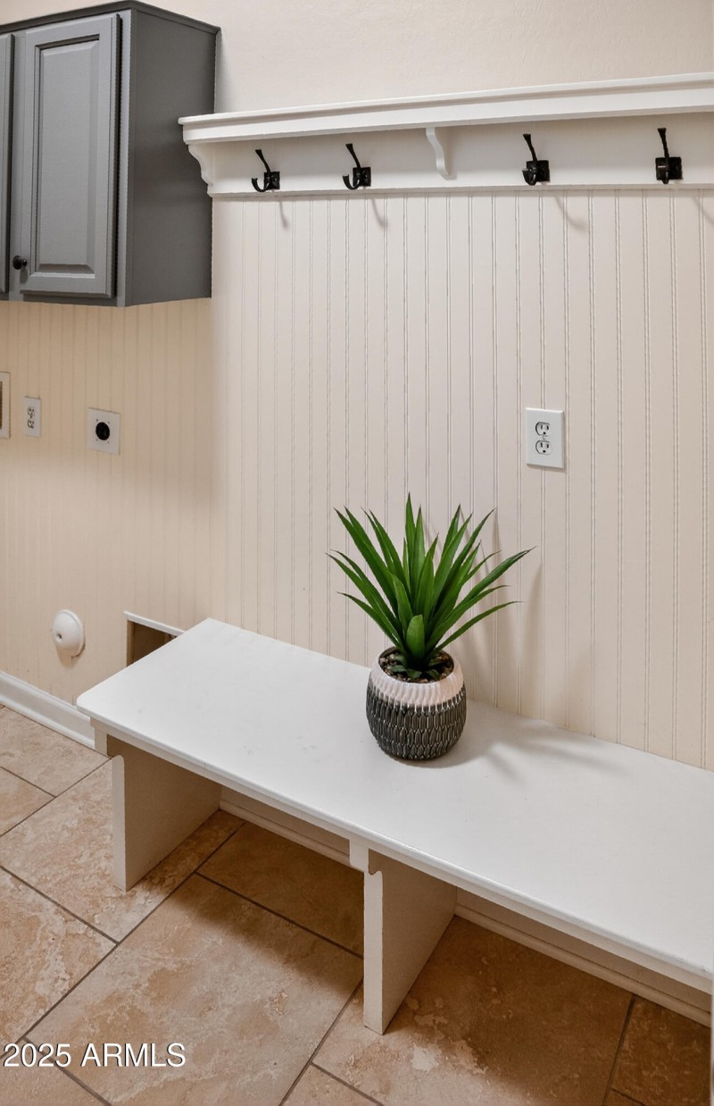 Laundry room details