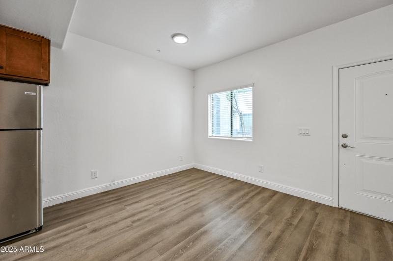 3-4608WMA1161-ocupix