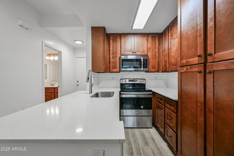 8-4608WMA1161-ocupix