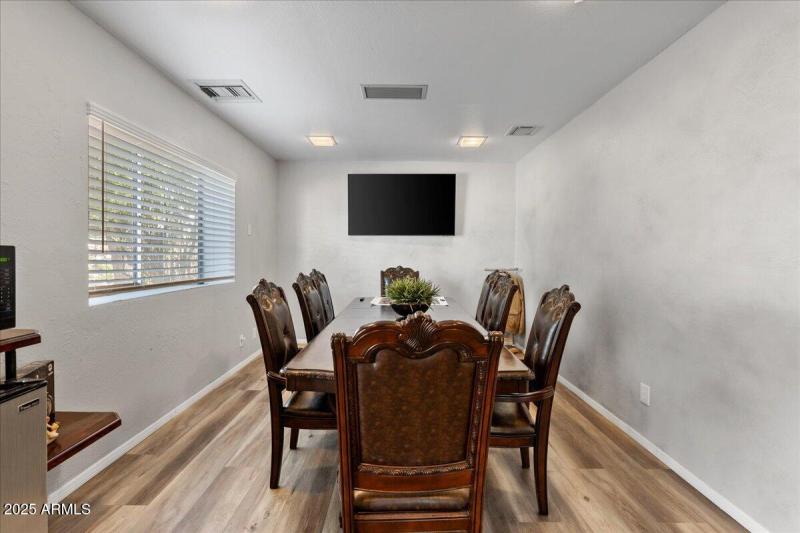 05-Conference Room