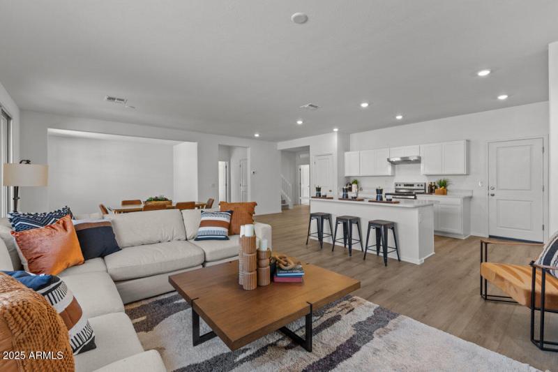 KBPHX_MIR_DesertOasis-Lot141_8511a-1200