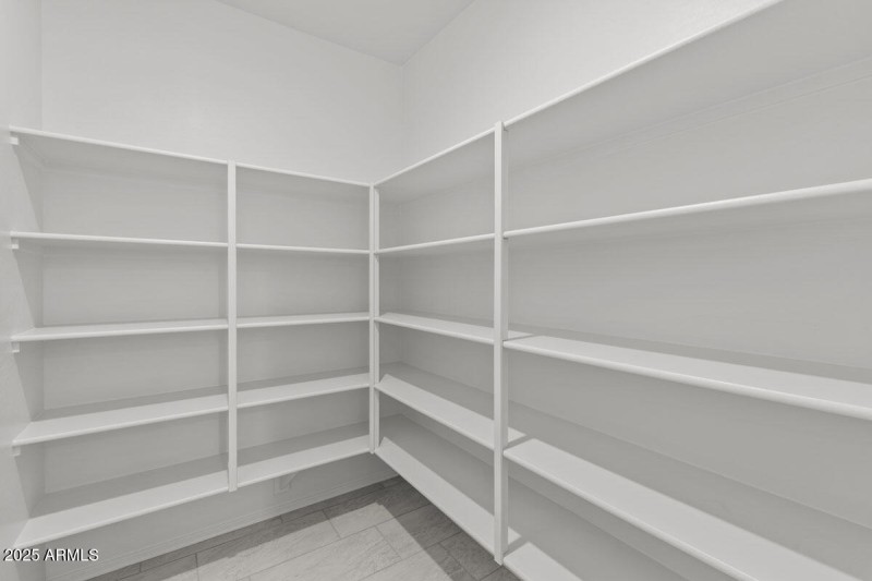 KBPHX_MIR_DesertOasis-Lot142_8774-1200