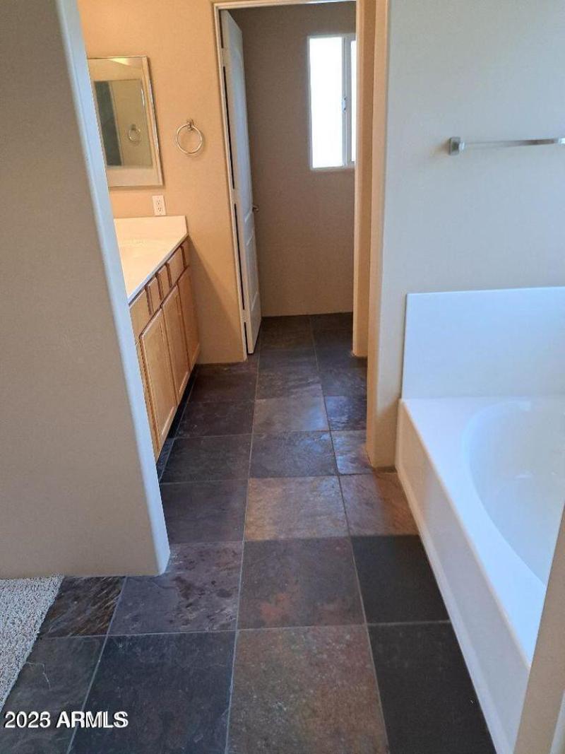 20230823190118745611000000-o