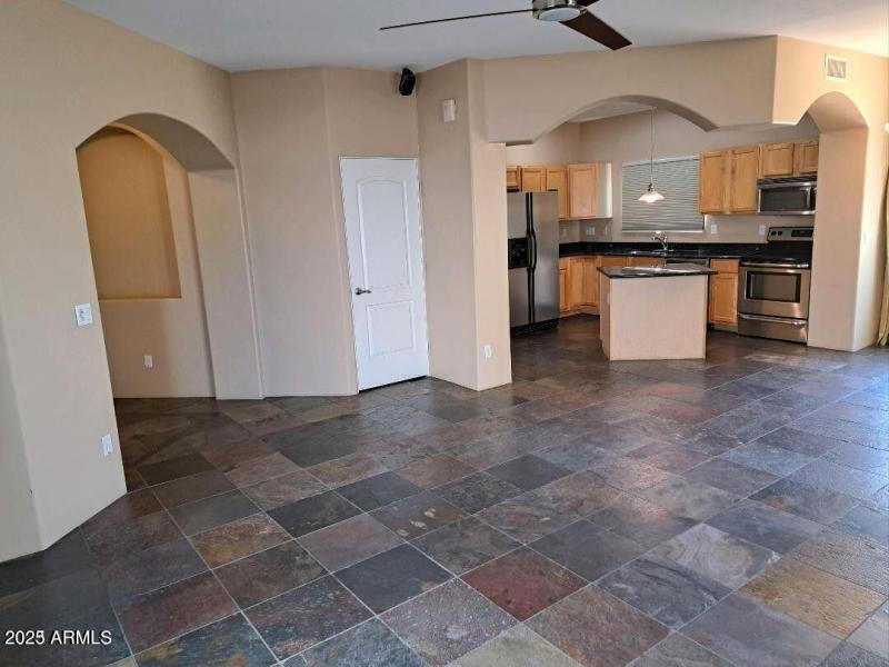 20230823190158899186000000-o