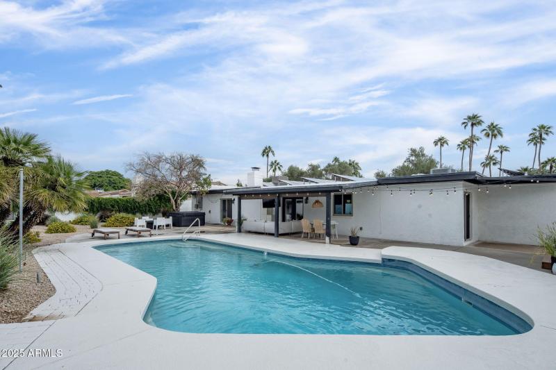 Entertainer's Backyard