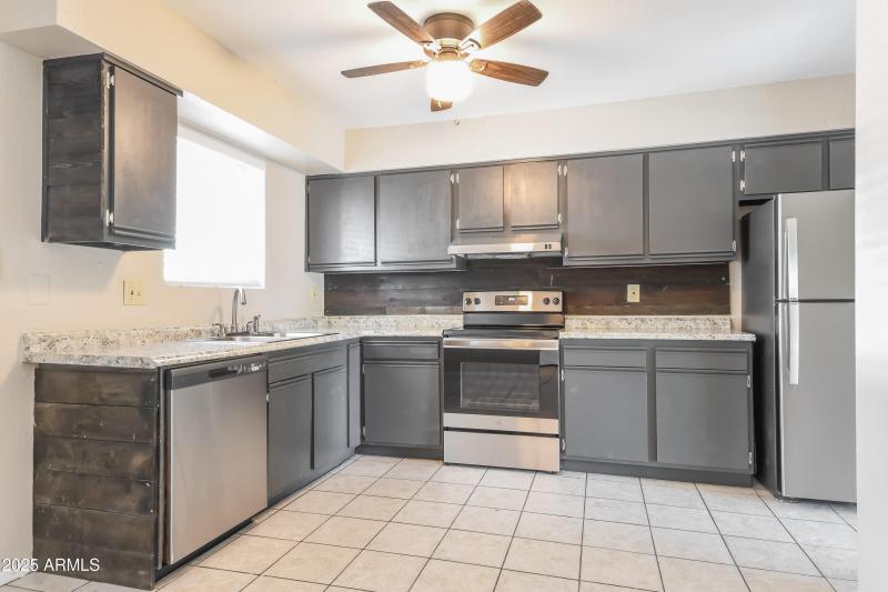 1022674.1101 W Campo Bello Drive - Kitch