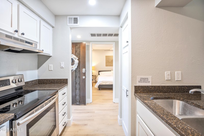 B5FBB424-86FA-41B3-83C7-20CB8CB46E2D