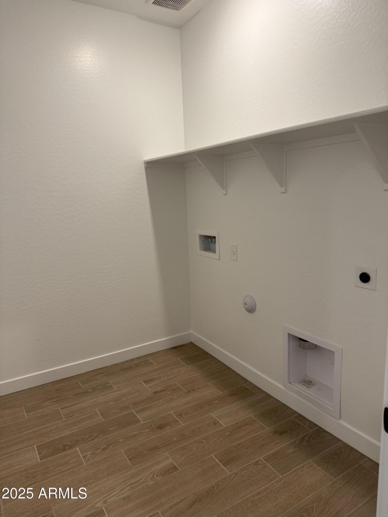 BR45 Lot 238 Laundry