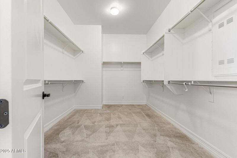 primary walkin closet