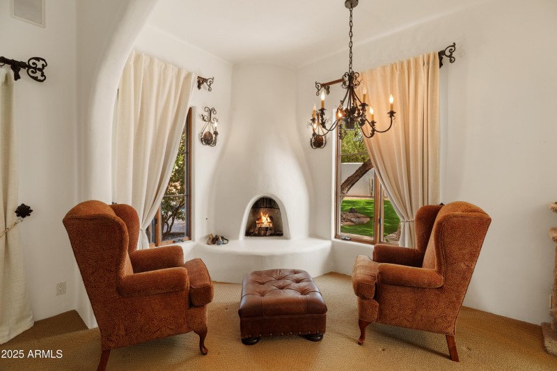 PRIMARY SITTING ROOM