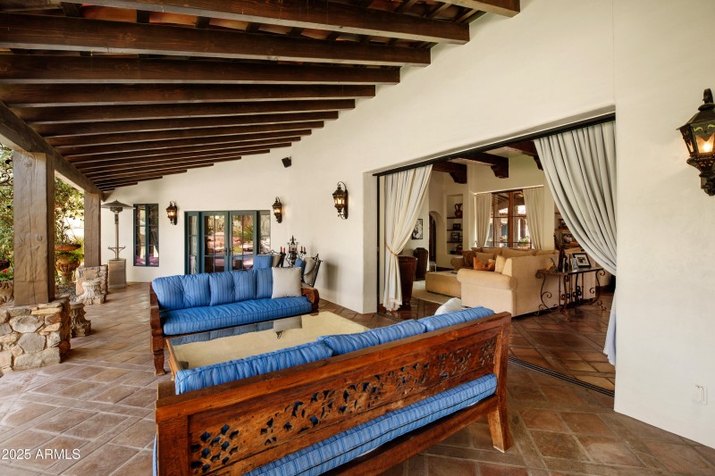 COVERED PATIO OFF LIVING ROOM