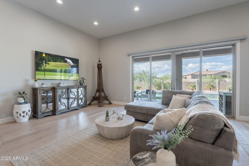 Luxurious Living Haven with Scenic Charm