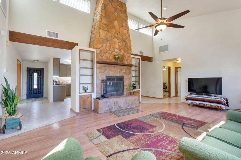 Living Room_Entry View