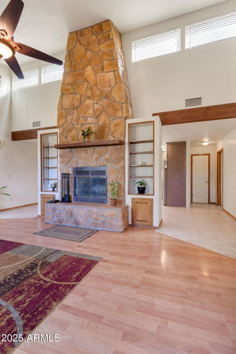 Living Room_Fireplace