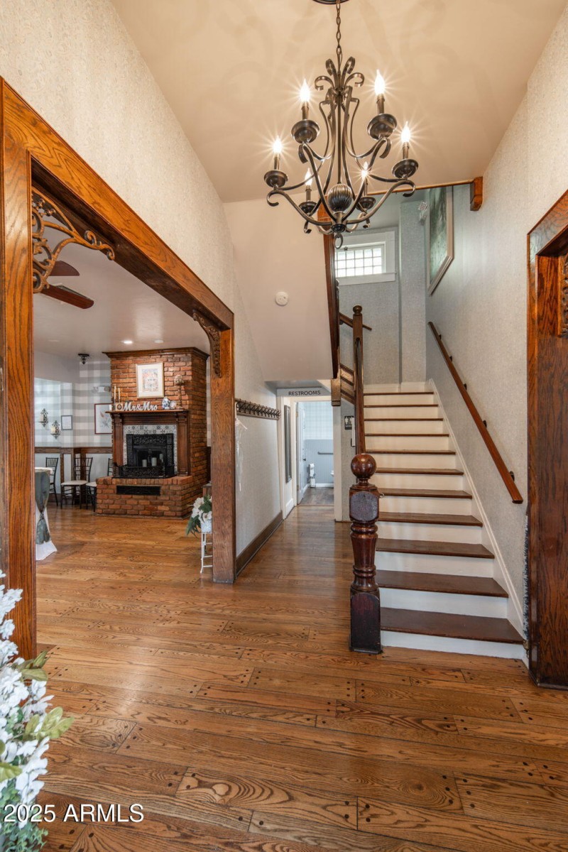 2-web-or-mls-2516-willow-creek-rd