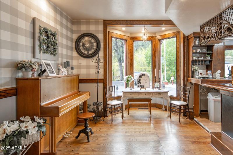 7-web-or-mls-2516-willow-creek-rd