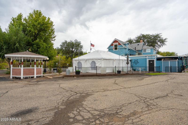 90-web-or-mls-2516-willow-creek-rd