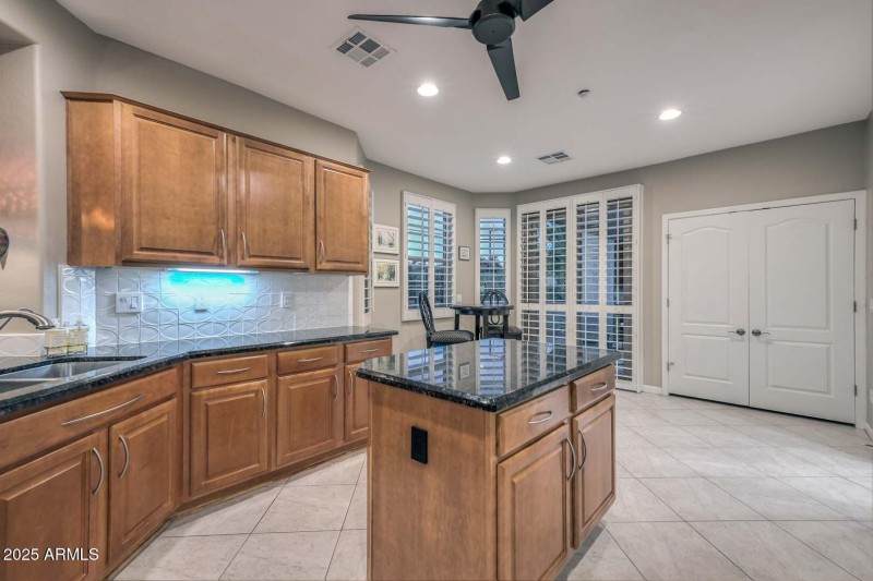 Kitchen-Breakfast Room