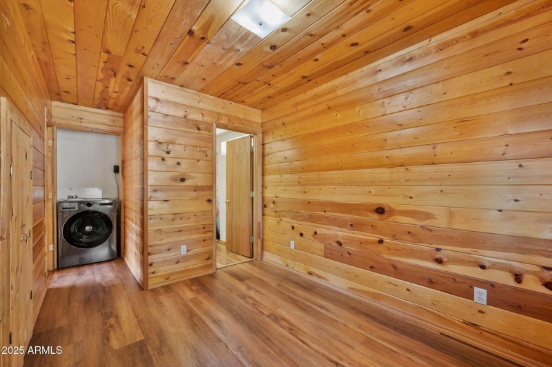 20-Primary Bedroom_2