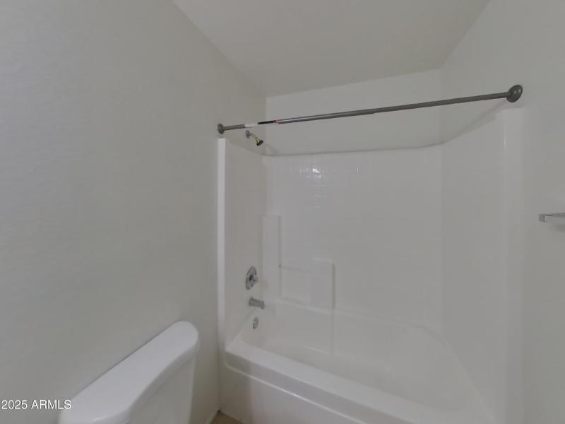 8_pc_djBQJ1in7V_SwdjUNLghu_layout_0